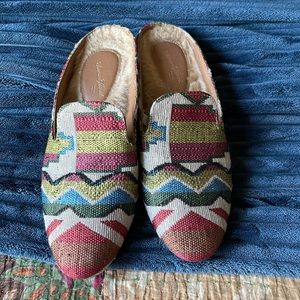 Universal Thread mules
